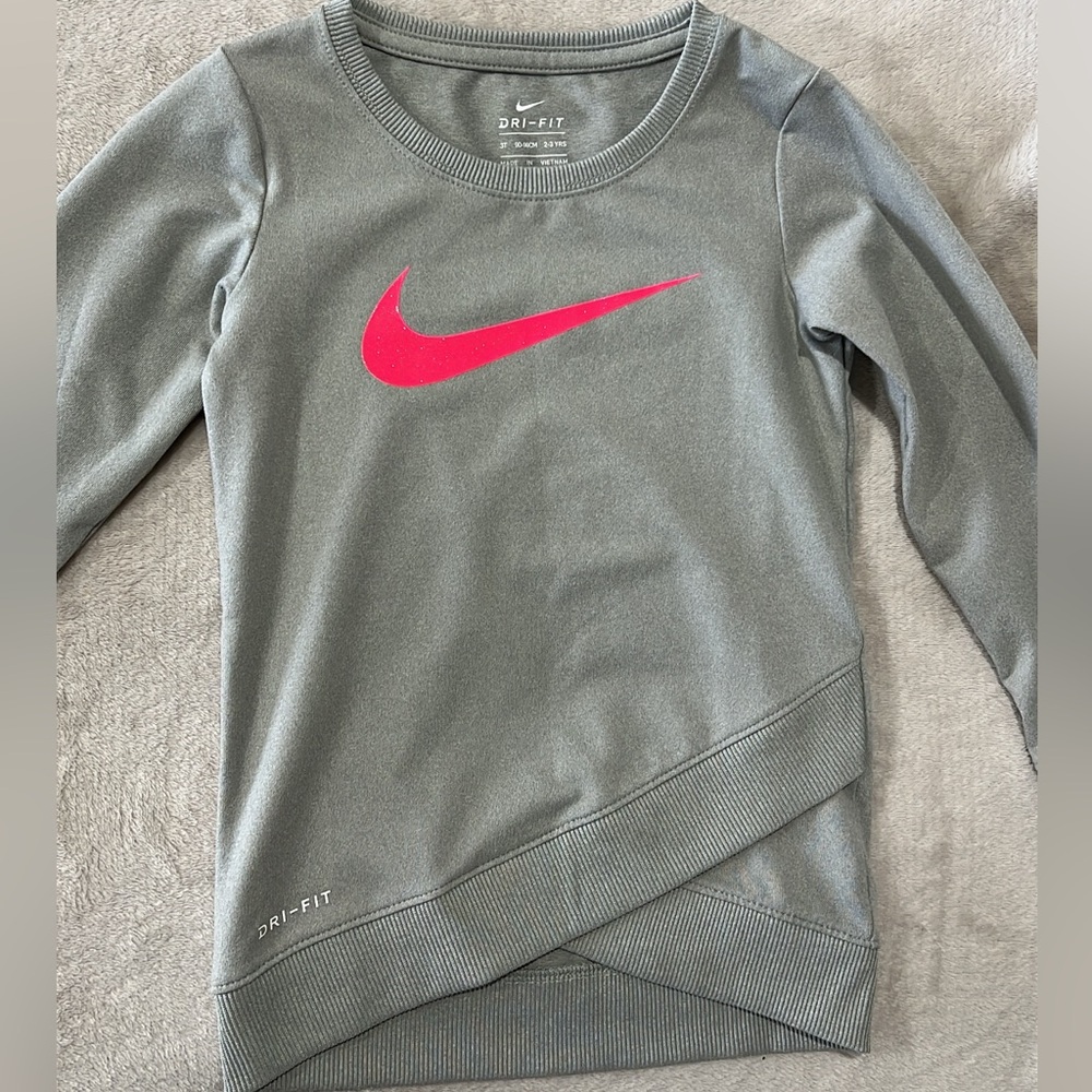 Girls Nike long sleeve shirt